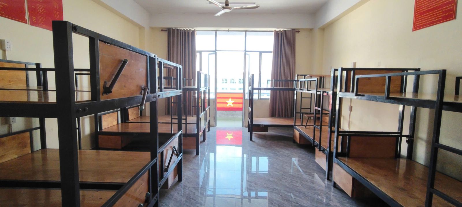 PHÒNG Ở SINH VIÊN NỘI TRÚ